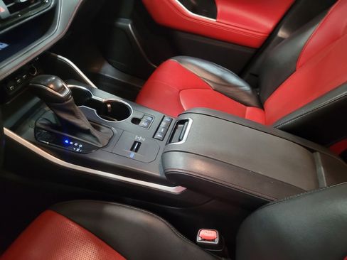 Used 2021 Toyota Highlander XSE image 26