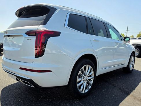 Used 2025 Cadillac XT6 Premium Luxury w/ LPO, Floor Liner Package AWD/4WD image 5