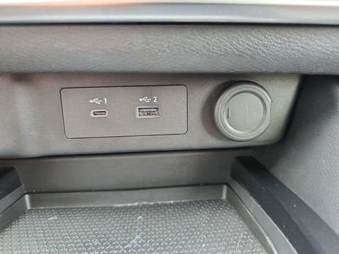 Used 2023 Nissan Rogue SV FWD image 6