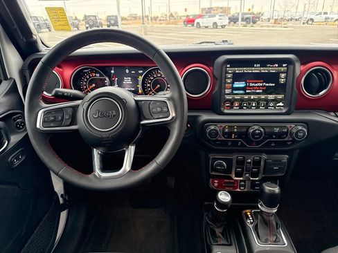 Used 2023 Jeep Gladiator Rubicon w/ Cold Weather Group image 11