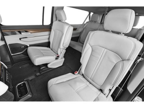 Used 2024 Jeep Wagoneer L Series II w/ Premium Group I AWD/4WD image 16