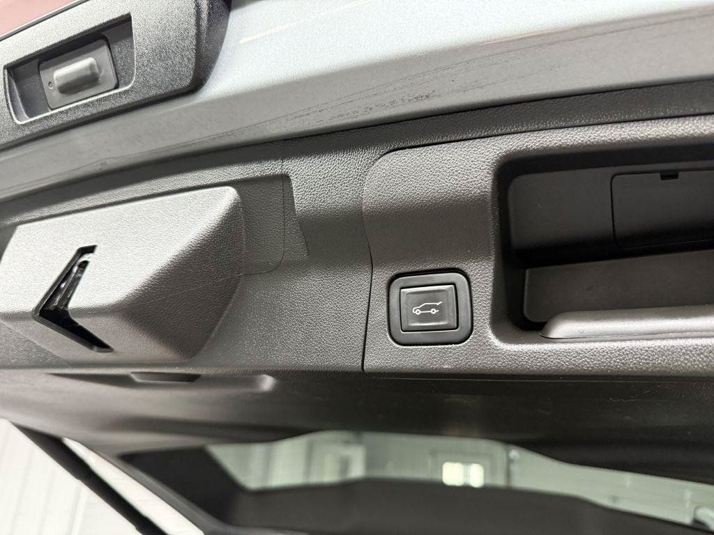 Used 2023 GMC Acadia Denali w/ Denali Ultimate Package AWD/4WD image 36