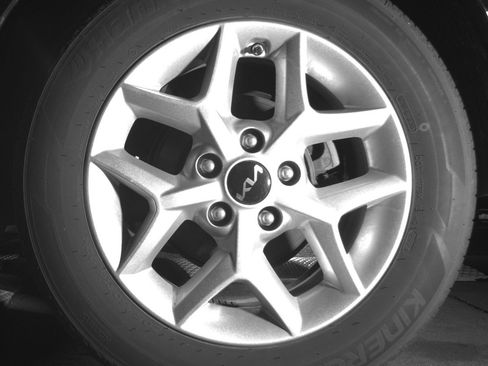 Used 2025 Kia Soul LX w/ LX Technology Package FWD image 14