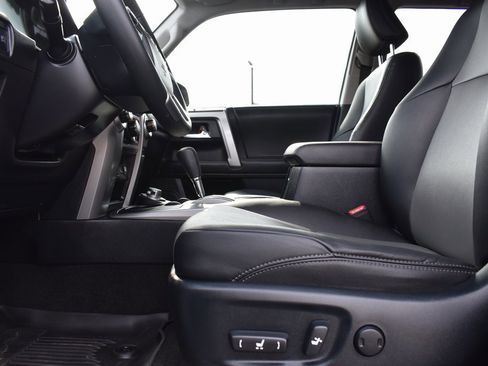 Used 2021 Toyota 4Runner SR5 Premium w/ Moonroof Package image 8