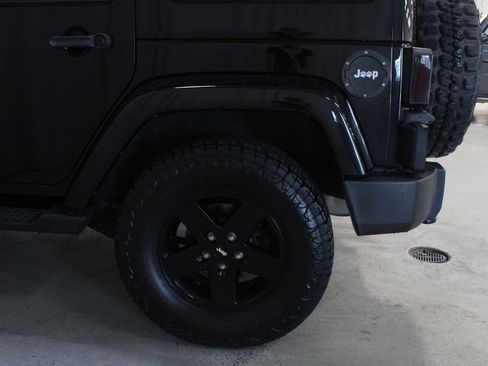 Used 2015 Jeep Wrangler Unlimited Sahara AWD/4WD image 25