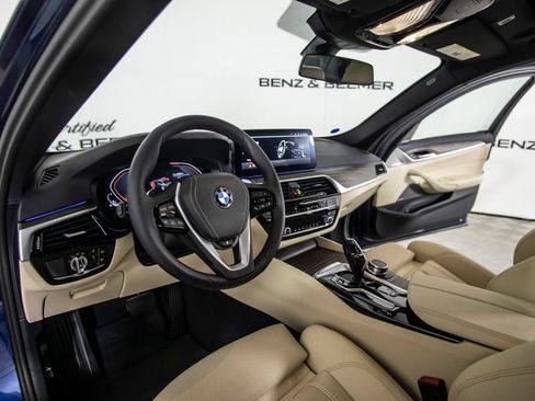 Used 2023 BMW 530i w/ Premium Package RWD image 17