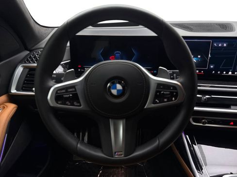 Used 2024 BMW X7 xDrive40i w/ M Sport Package AWD/4WD image 61