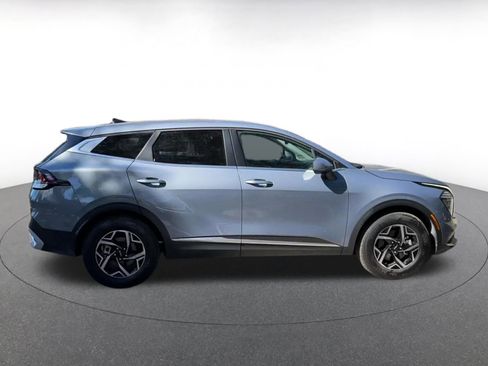 Used 2025 Kia Sportage LX image 16