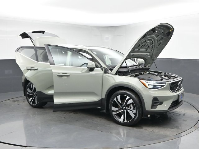 Used 2025 Volvo XC40 B5 Ultra w/ Climate Package AWD/4WD image 52