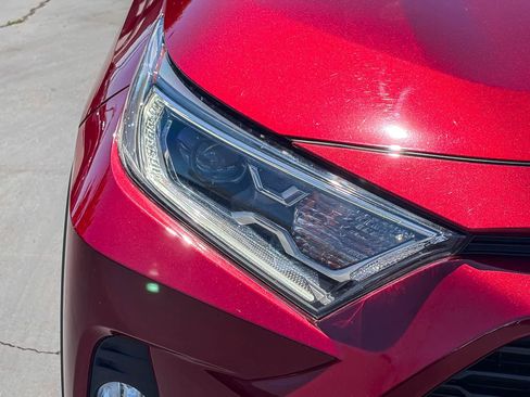 Used 2020 Toyota RAV4 XLE w/ Convenience Package AWD/4WD image 5