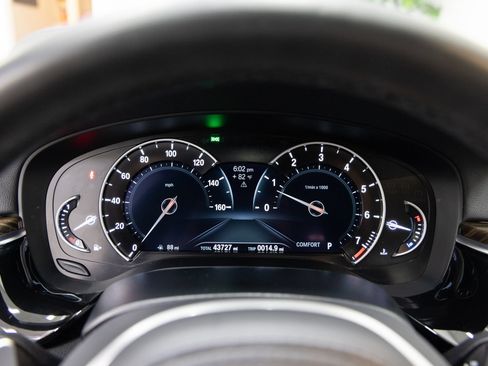 Used 2018 BMW 540i RWD image 17