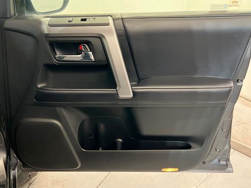 Used 2019 Toyota 4Runner SR5 AWD/4WD image 24