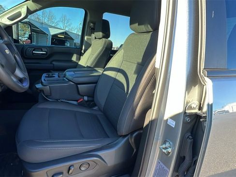 Used 2024 Chevrolet Silverado 2500 Custom w/ Custom Convenience Package image 13