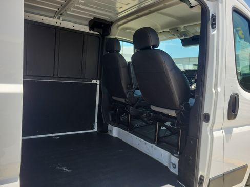 Used 2025 RAM ProMaster 2500 w/ Convenience Group FWD image 9