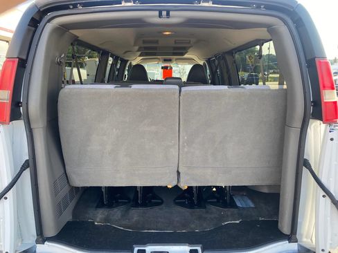 Used 2015 Chevrolet Express 3500 LT w/ LT Preferred Equipment Group RWD image 29