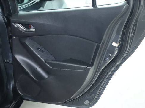 Used 2016 MAZDA MAZDA3 i Sport w/ Preferred Equipment Package FWD image 32