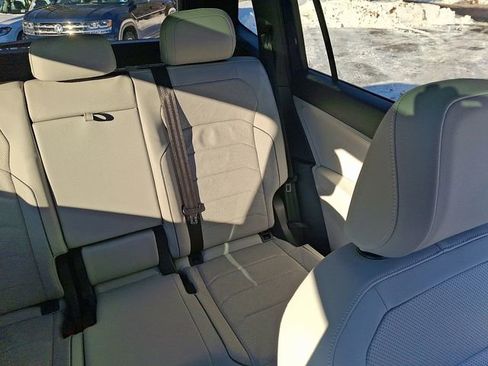 Used 2022 Volkswagen Tiguan SEL R-Line image 20