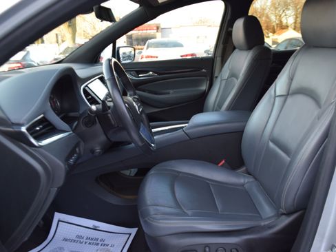 Used 2022 Buick Enclave Premium image 11