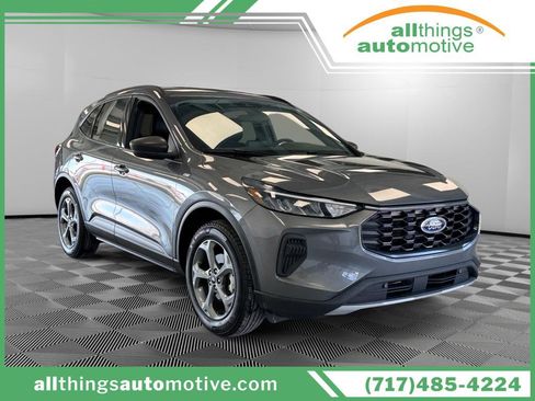 Used 2025 Ford Escape ST-Line image 1