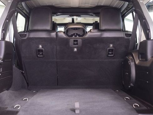 Used 2018 Jeep Wrangler Unlimited Sahara image 22