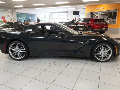 Used 2017 Chevrolet Corvette Stingray Coupe RWD image 14