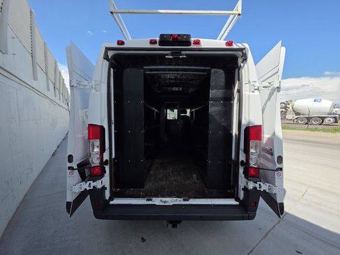 Used 2018 RAM ProMaster 2500 w/ Interior Convenience Group FWD image 11