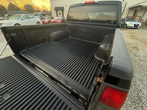 Used 2004 Nissan Frontier XE w/ (PWR) Pwr Pkg image 15
