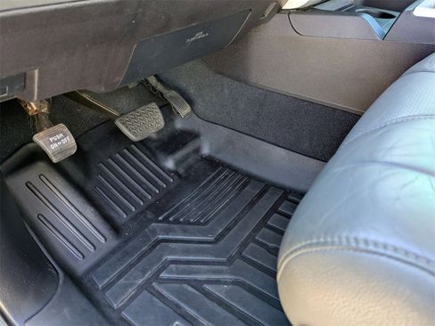 Used 2016 Toyota Tundra SR5 image 16