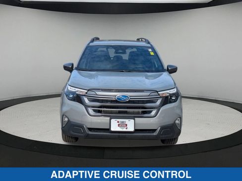 Used 2025 Subaru Forester Premium AWD/4WD image 9