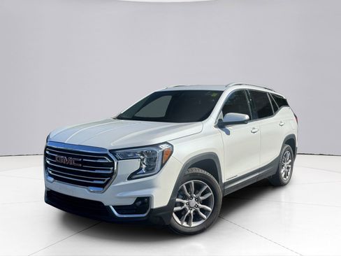 Used 2024 GMC Terrain SLT w/ Infotainment Package II image 1