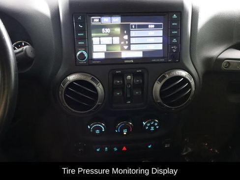 Used 2018 Jeep Wrangler Unlimited Sport S AWD/4WD image 16