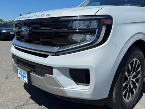 Used 2025 Ford Expedition Platinum AWD/4WD image 7