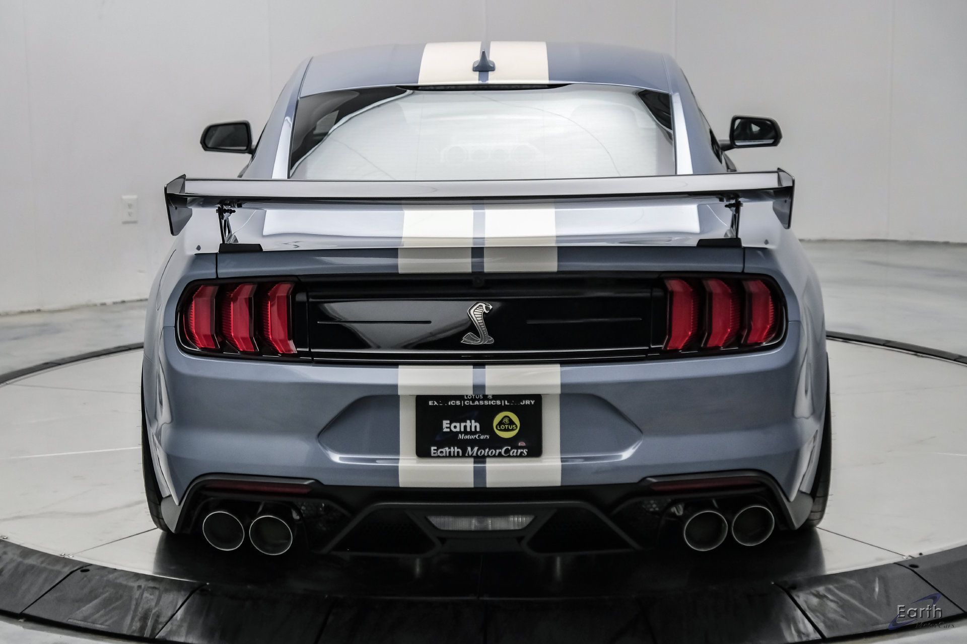 Used 2022 Ford Mustang Shelby GT500 w/ Carbon Fiber Track Pack RWD image 16