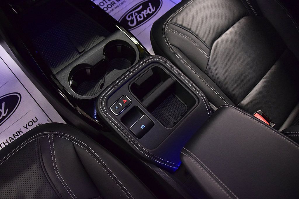 Used 2025 Ford Mustang Mach-E Premium AWD/4WD image 25