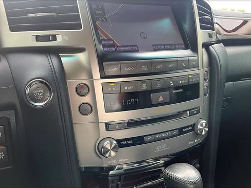 Used 2013 Lexus LX 570 4WD image 34