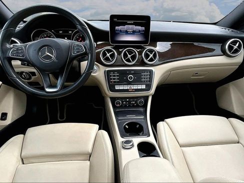 Used 2018 Mercedes-Benz CLA 250 image 9