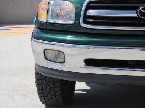 Used 2001 Toyota Tundra Limited w/ Off-Road Pkg AWD/4WD image 3