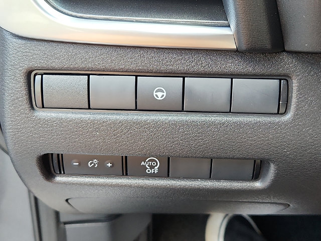 Used 2023 Nissan Rogue SV AWD/4WD image 25