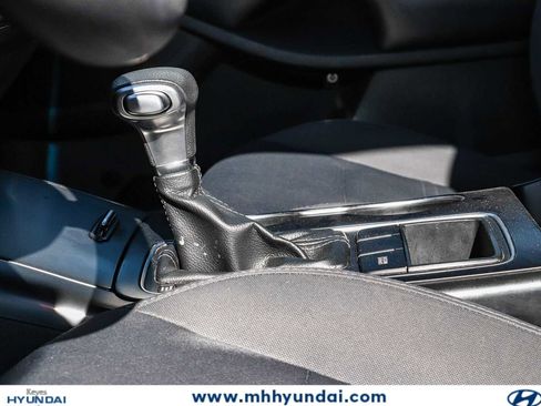 Used 2019 Kia Sorento FWD V6 image 16