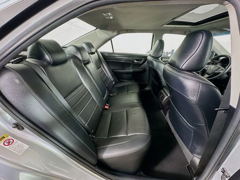 Used 2017 Toyota Camry XLE w/ Moonroof Package FWD image 34