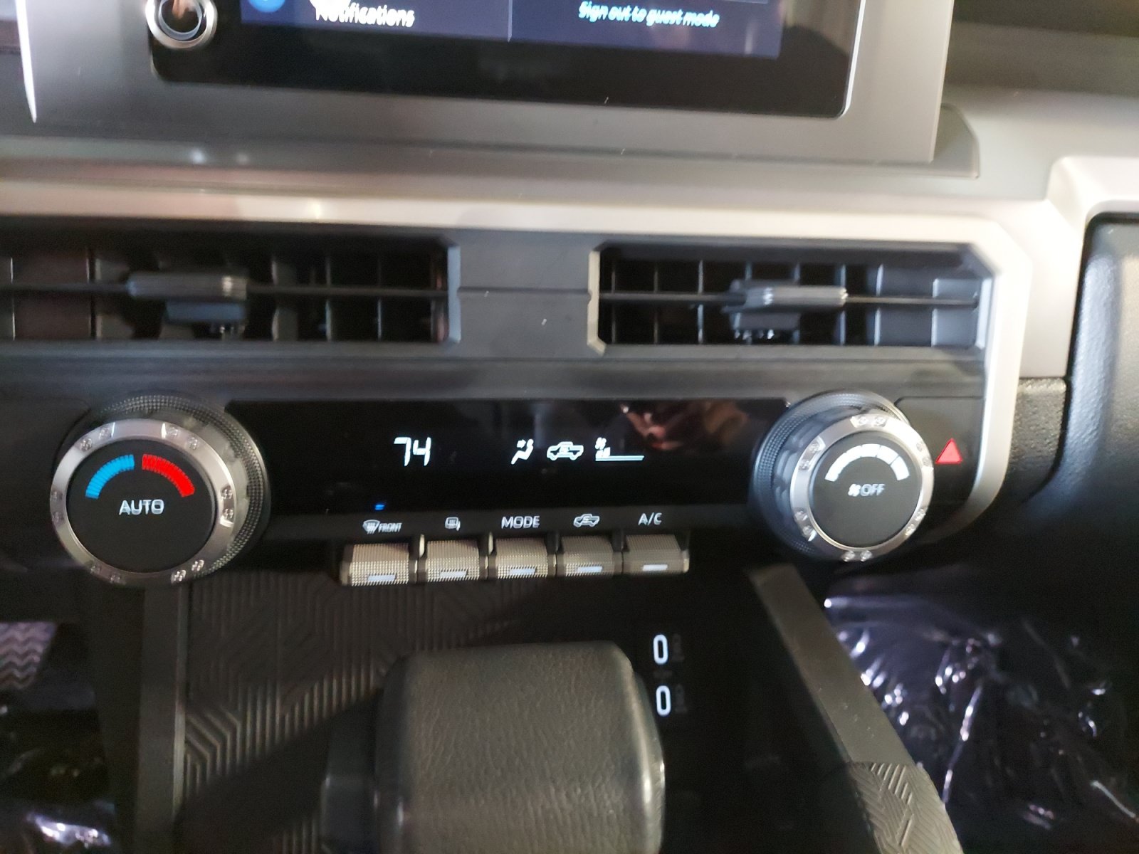 Used 2024 Toyota Tacoma TRD Off-Road AWD/4WD image 17