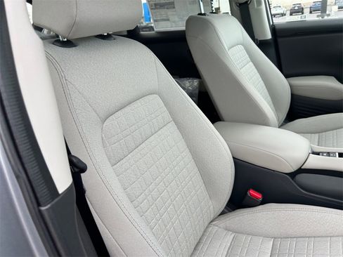 New 2026 Honda HR-V LX image 16