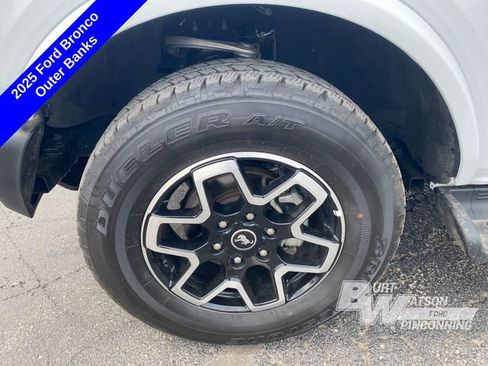 Used 2025 Ford Bronco Outer Banks AWD/4WD image 17