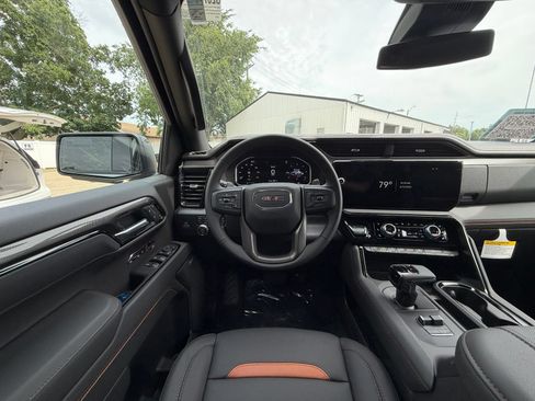 New 2026 GMC Sierra 1500 AT4 w/ AT4 Preferred Package AWD/4WD image 2