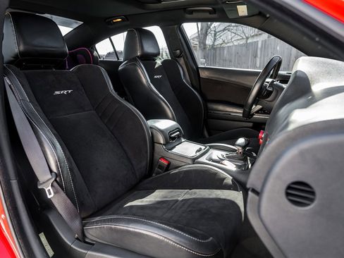 Used 2015 Dodge Charger SRT Hellcat image 33