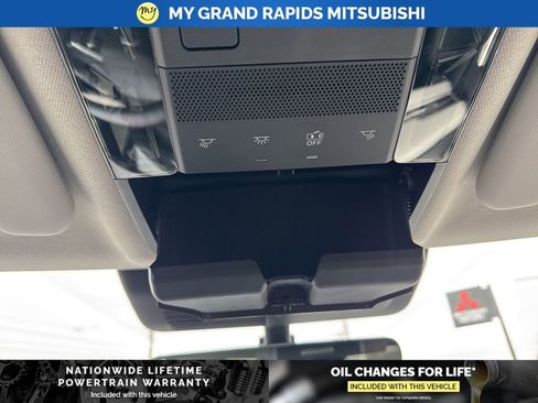 New 2026 Mitsubishi Outlander SE image 24