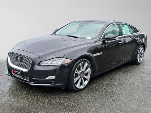 Used 2019 Jaguar XJ L Portfolio RWD image 3