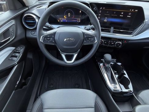 New 2026 Chevrolet Trax LT w/ Driver Confidence Package FWD image 10