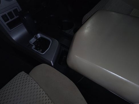 Used 2013 Toyota Tundra 2WD CrewMax w/ SR5 Pkg image 26