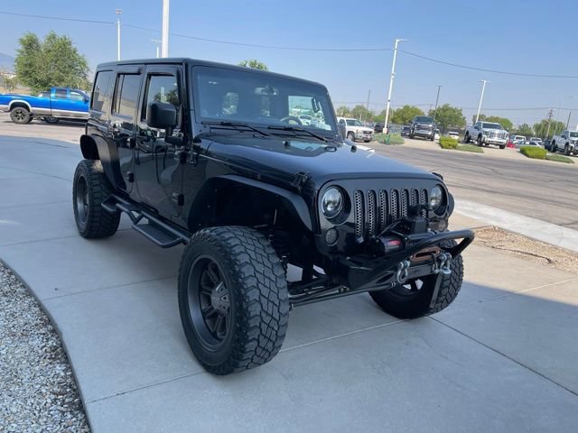 Used 2014 Jeep Wrangler Unlimited Sahara w/ Connectivity Group AWD/4WD image 6